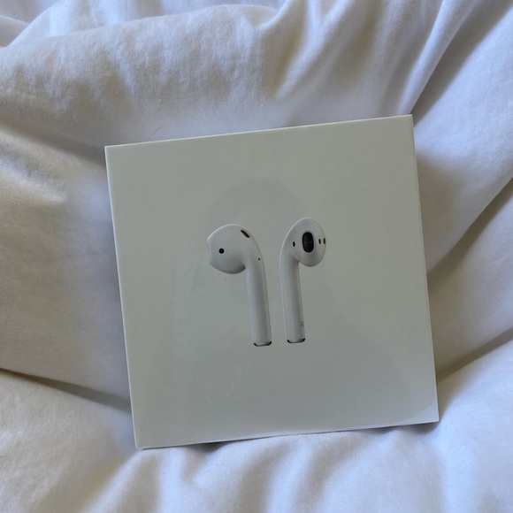 BRAND NEW APPLE AIRPODS.